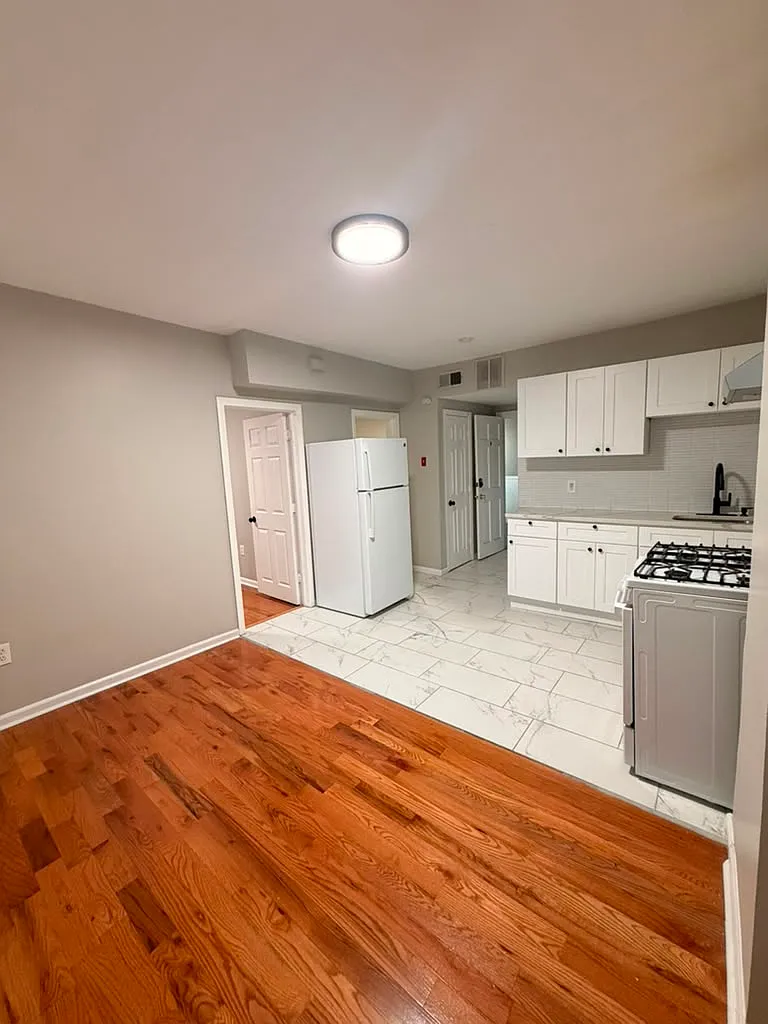 2 bed, 777 sqft, $1,800 — Photo 2