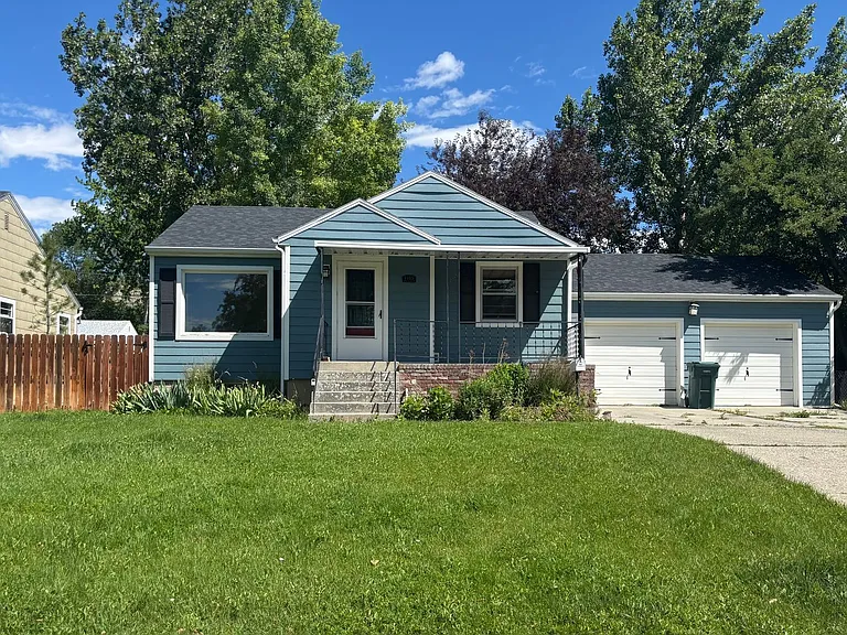 1105 Harvard Ave — Photo 1