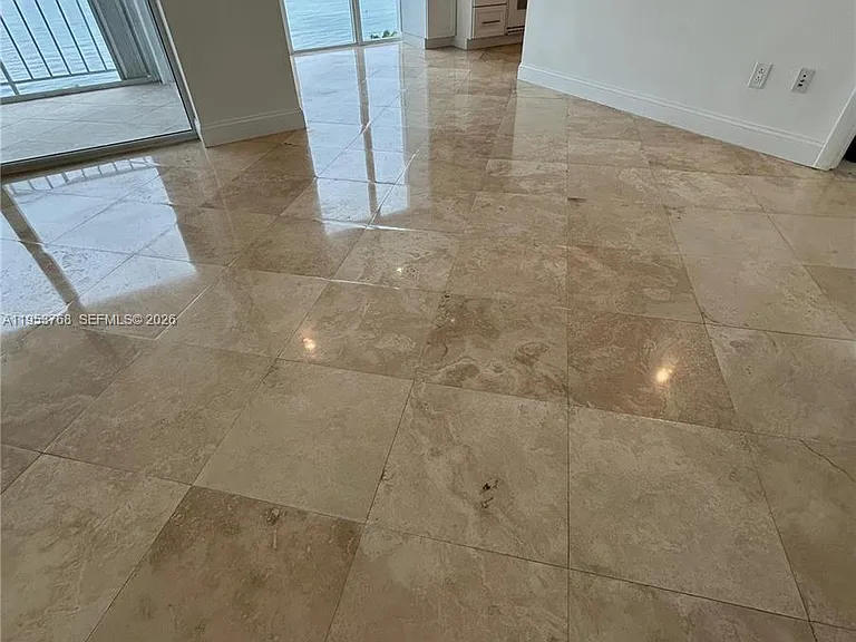 881 Ocean Dr #10D — Photo 6