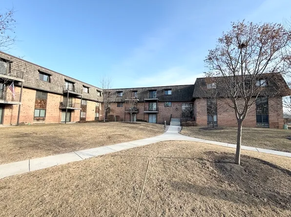 1 Oak Creek Dr APT 1304, Buffalo Grove, IL 60089
