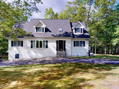 199 Spruce Run Dr, Dingmans Ferry, PA, 18328