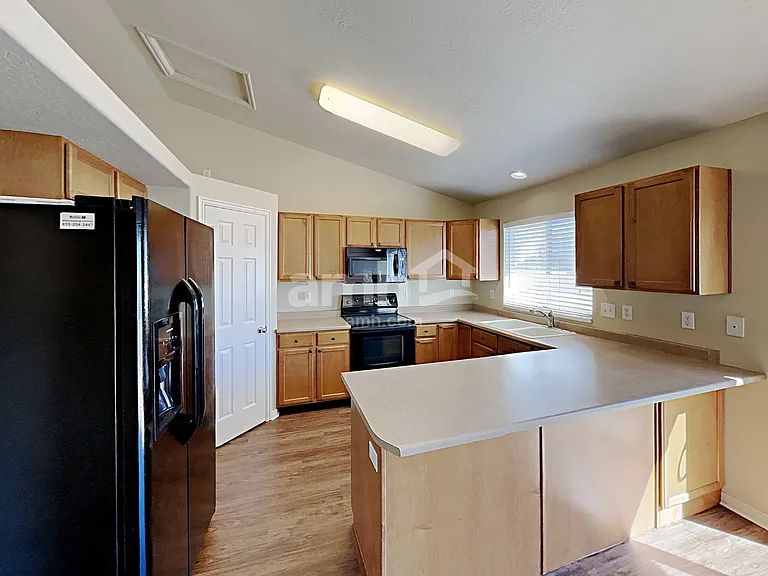 726 N Fox Hollow Dr — Photo 5