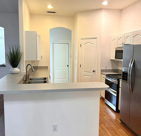 904 Citrone Ct — Photo 3