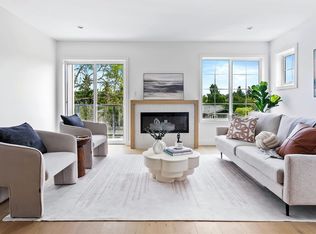 3907 Cedar Hill Rd #U8, Saanich, BC V8P 3Z8