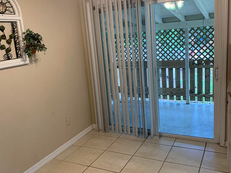 916 Palermo Rd — Photo 8