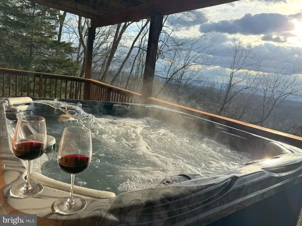 2702 Supinlick Ridge Rd, Mount Jackson, VA 22842