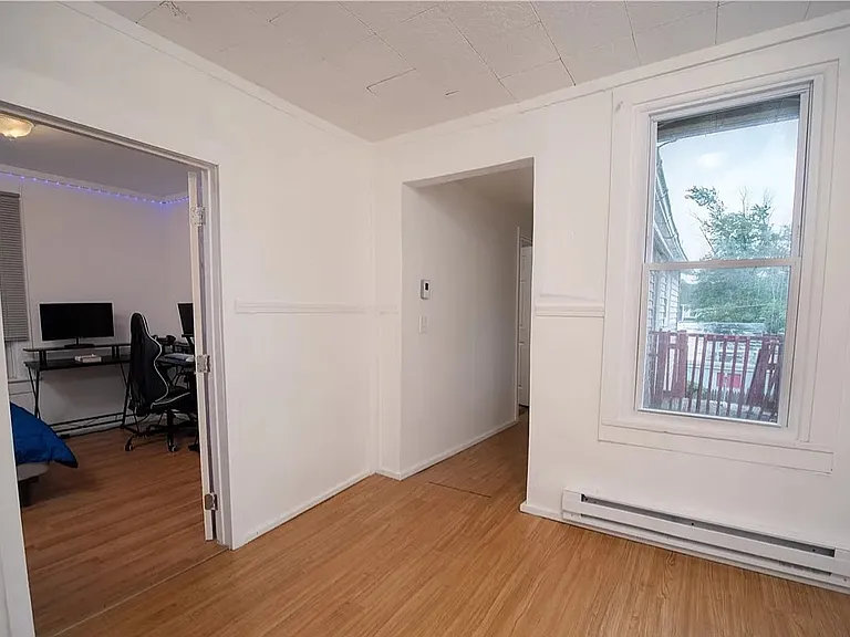 114 Deer St — Photo 13