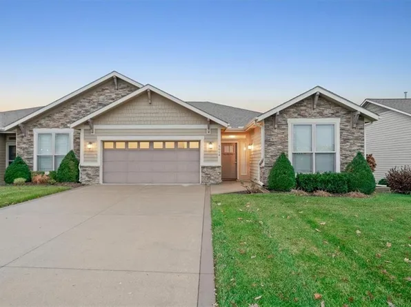 5614 Chimney Rocks Cir, Lawrence, KS 66049