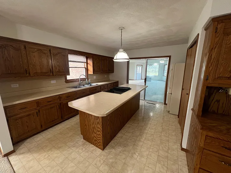 1085 W State Highway Cc — Photo 19