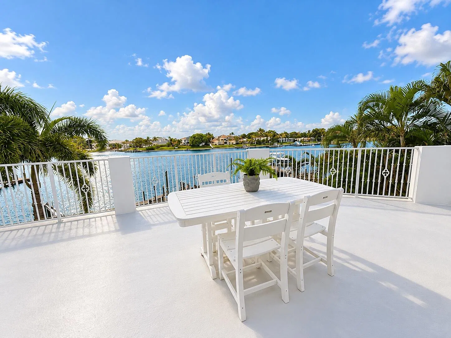 5 bed, 5.5 bath, 5077 sqft, $40,000 — Photo 2