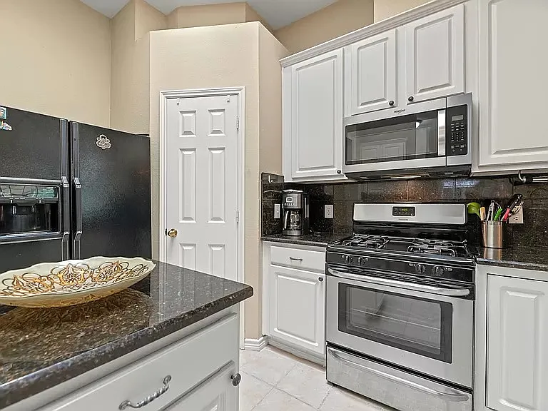 10309 Belfort Dr — Photo 23