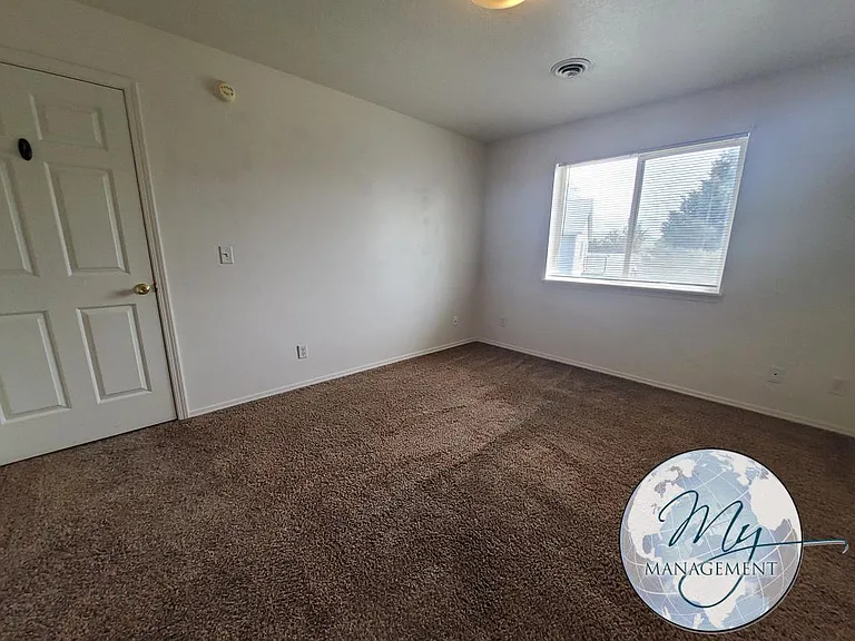 3 bed, 2.0 bath, 1180 sqft, $1,590 — Photo 8
