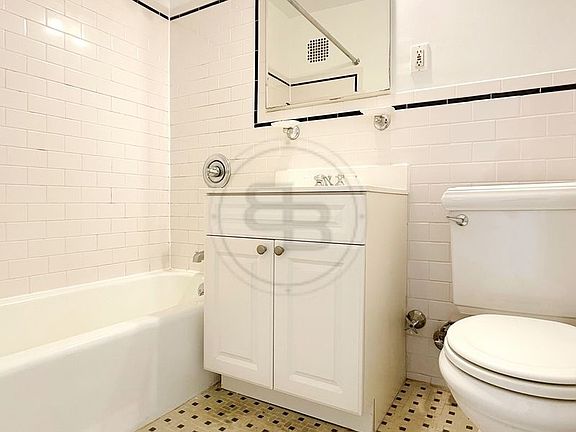 5th image of 48 W 73rd St APT 7E