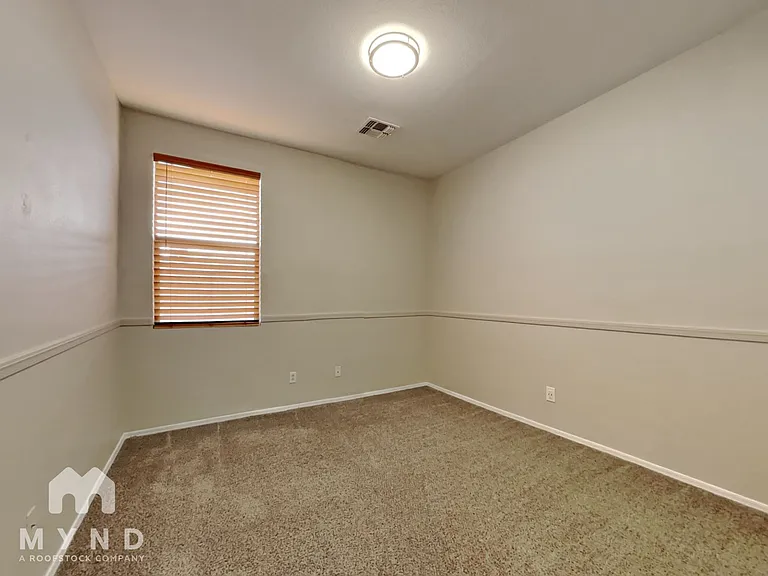 12206 W Lincoln St — Photo 21