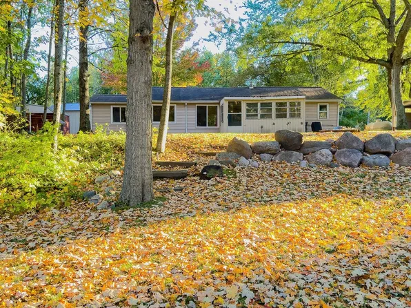 1123 Radov Dr, Gladwin, MI 48624