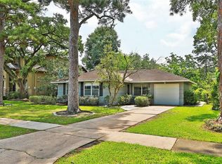 5125 Mimosa Dr, Bellaire, TX 77401