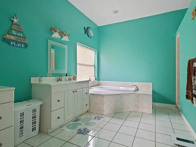 9042 Pemberton St — Photo 12