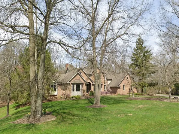 30 Pine Crest Dr, Bentleyville, OH 44022