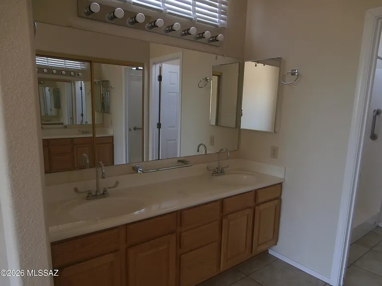 948 W Ashworth Rd — Photo 16