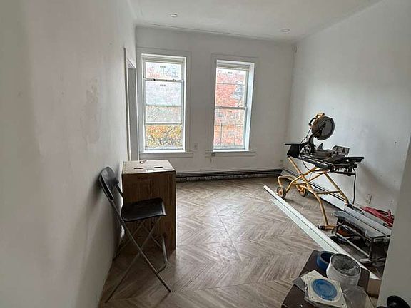 3rd image of 857 Flatbush Ave #2