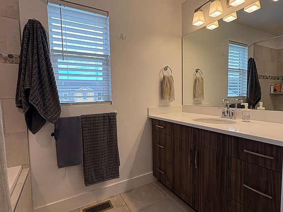 4th image of 6558 S Aspen Ln