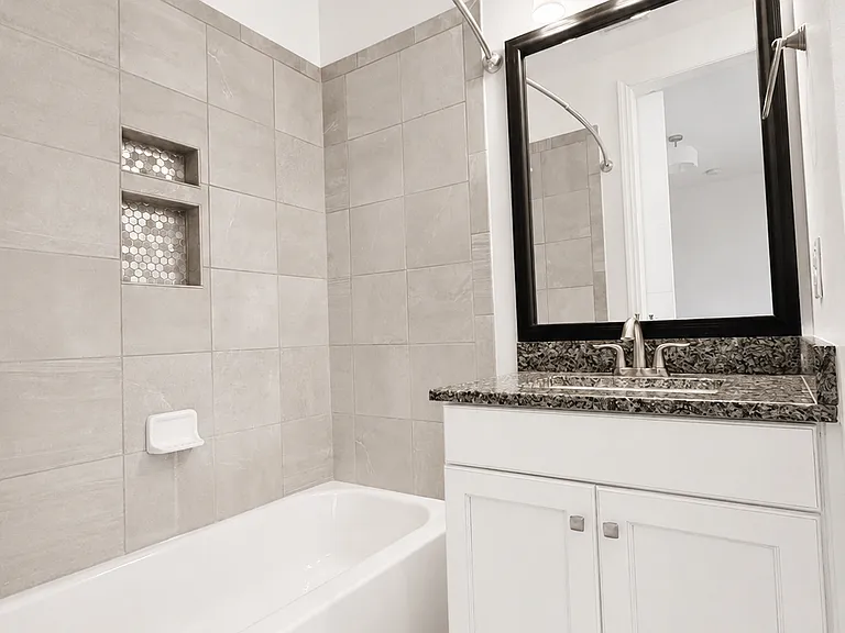 3229 W Horatio St — Photo 14