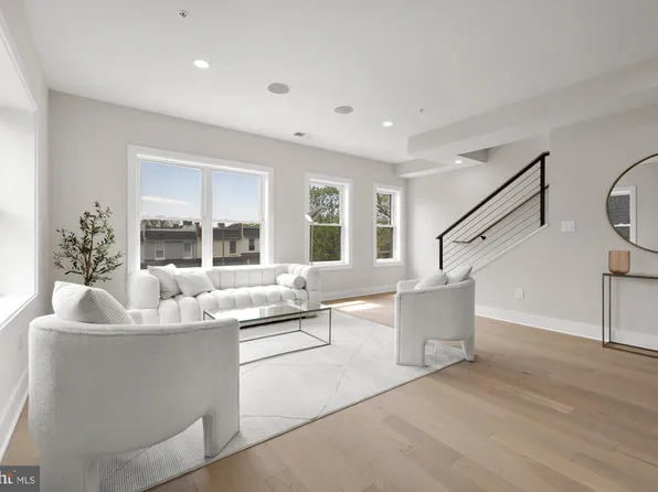 615 Irving St NW #2, Washington, DC 20010