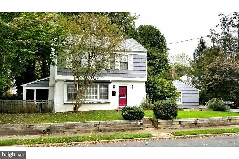 125 Westminster Ave photo 1