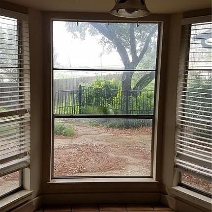5th image of 4702 Hillside Dr