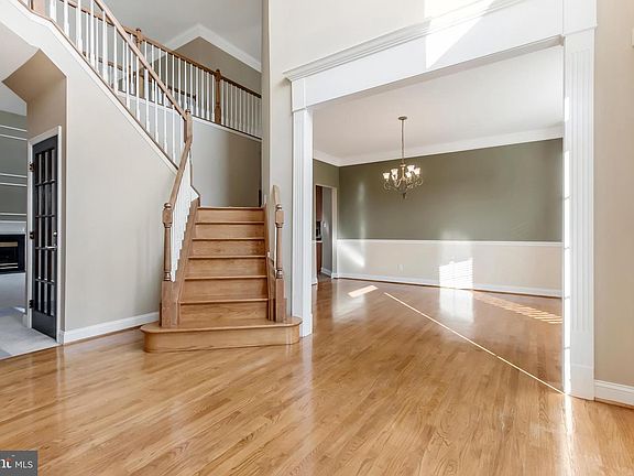 3rd image of 205 Wyndtree Ct S
