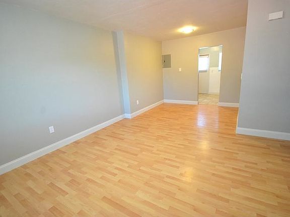 5th image of 7625 Carlyle Ave APT 8