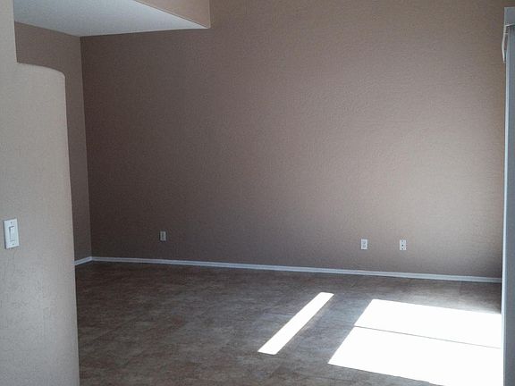 4th image of 2027 E University Dr Unit 113
