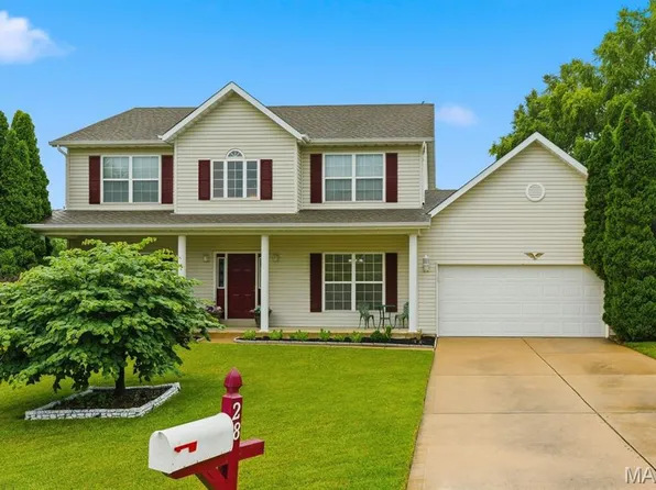 28 Seabiscuit Dr, Saint Charles, MO 63301