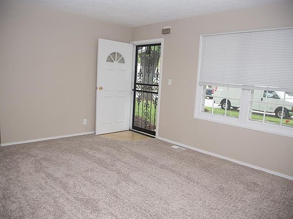 4th image of 5313 Ruskin Pl W