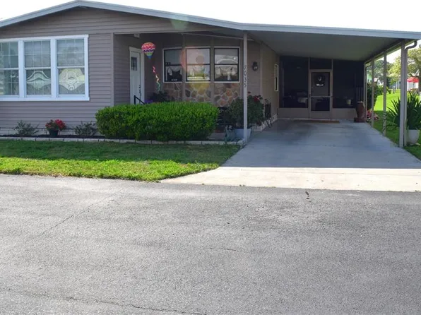 7035 Siesta St, Zephyrhills, FL 33541