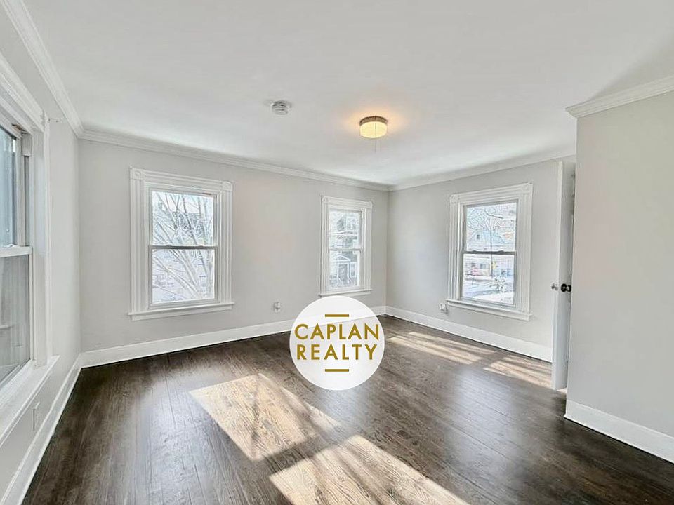 1st image of 391 Huntington St