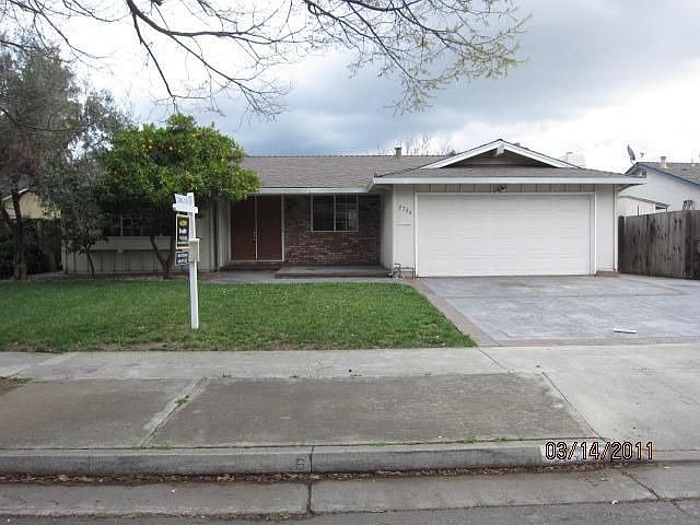 1st image of 2724 Skylark Dr