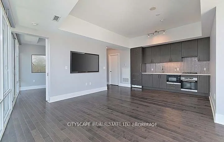 29 Queens Quay E #1001 — Photo 4