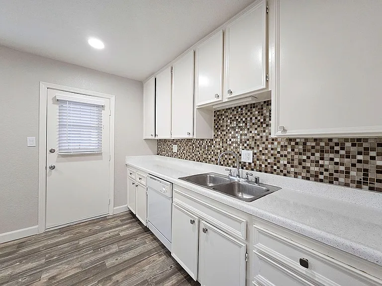 Rosewood Villas — Photo 24