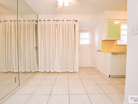 4th image of 1701 Palm Valley Dr W