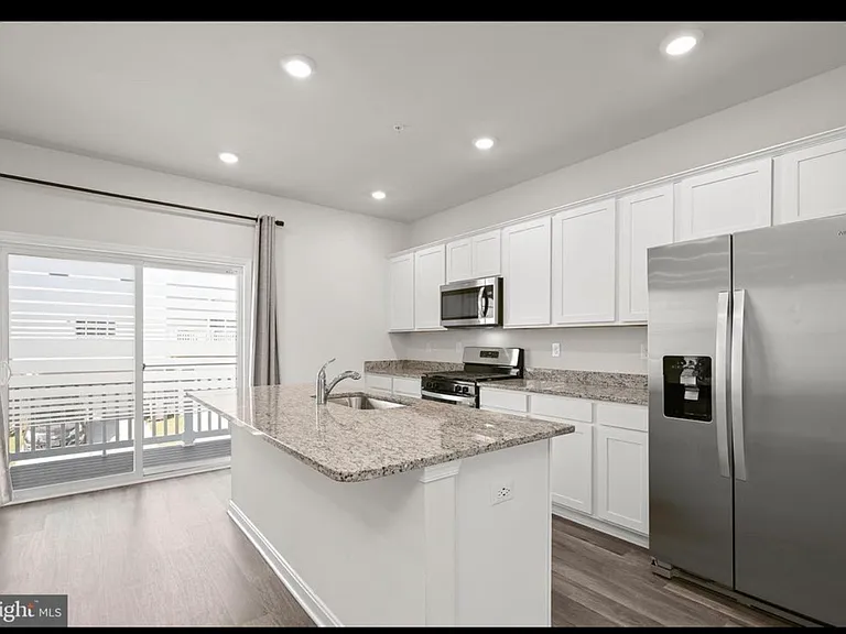 1944 Fauna Dr — Photo 11