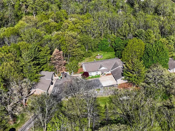 4935 Buena Park ROAD, Waterford, WI 53185