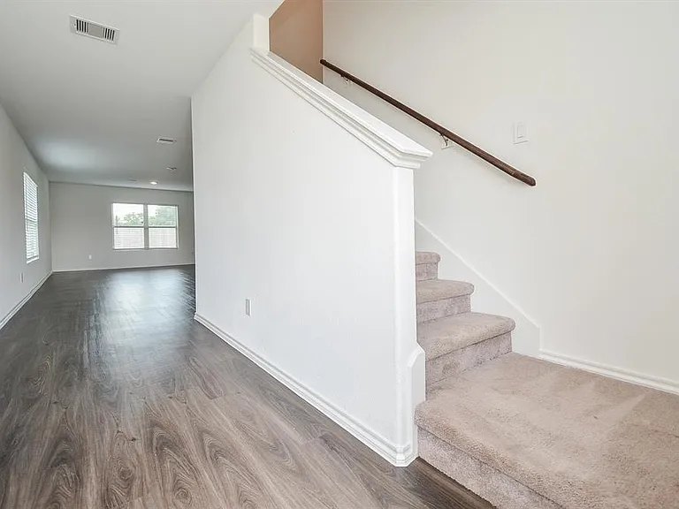 5434 Logan Dale Dr — Photo 11