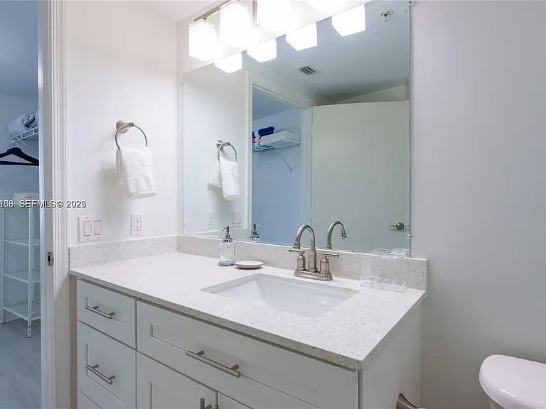 1750 N Bayshore Dr #2401 — Photo 23