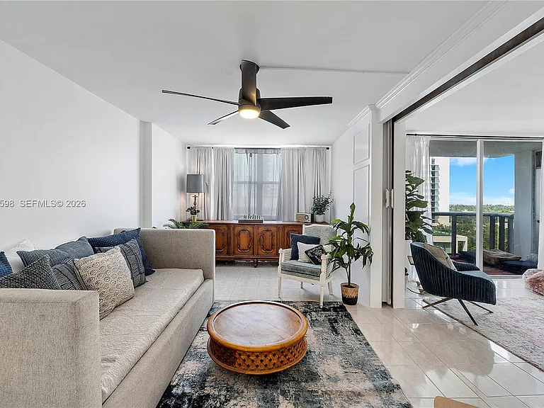 6039 Collins Ave #934 — Photo 10