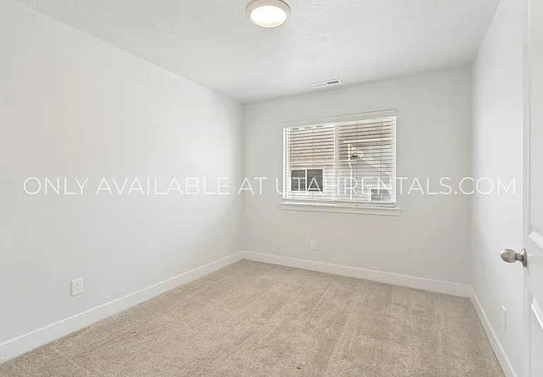 4237 W 2010 N — Photo 20