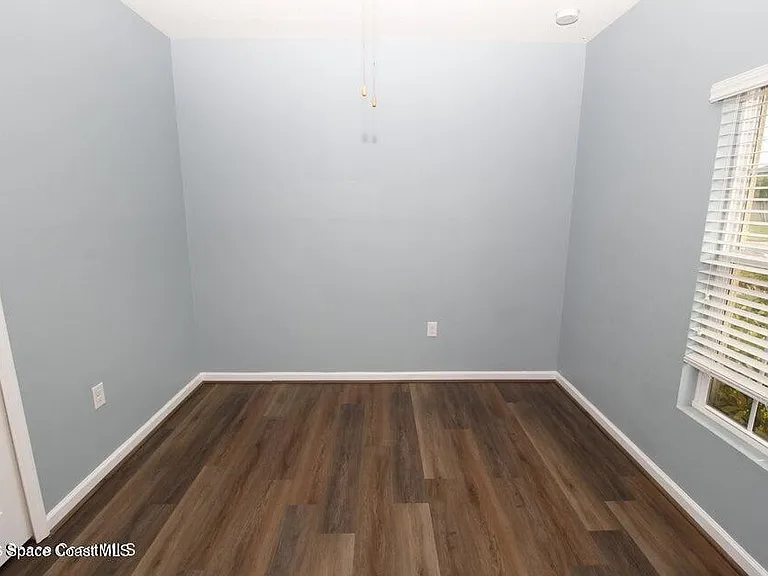 535 Trymore Dr SE — Photo 9