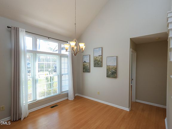 4th image of 710 Clay Hill Dr
