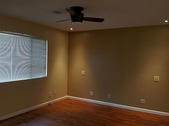 5th image of 4895 Starflower Dr