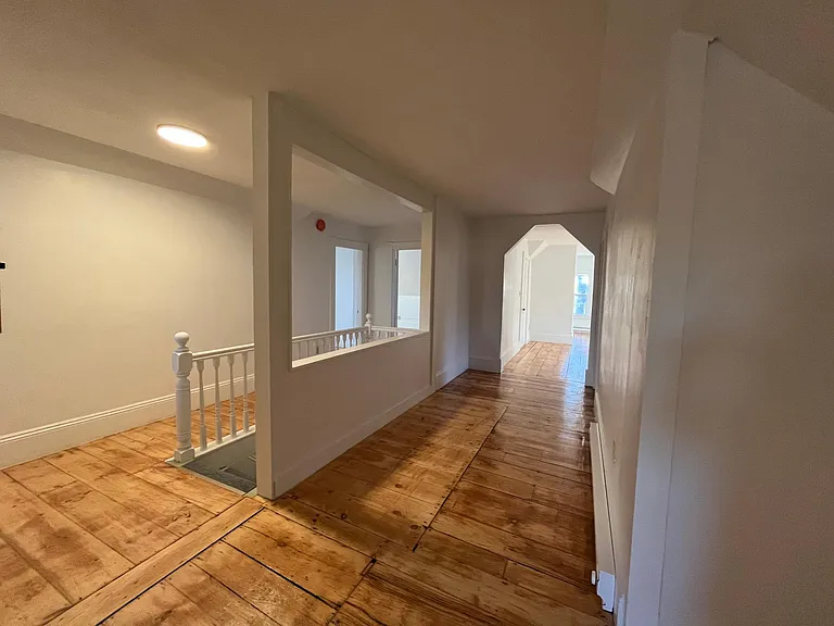 36 Lexington St — Photo 4